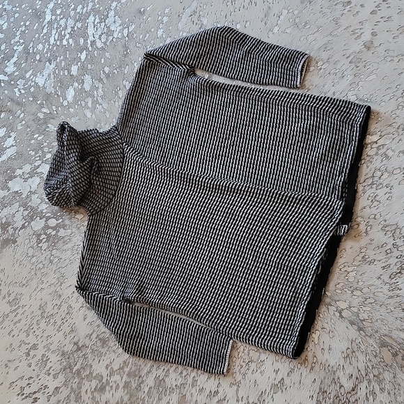 Cabi Fergie Split Knit Cowl Turtleneck Sweater SzM #3167 - Picture 3 of 8